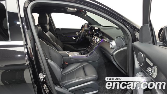 Mercedes-Benz GLC-Class GLC300e 4MATIC Coupe