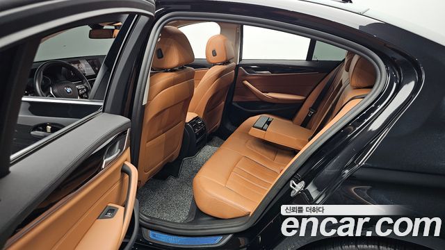 BMW 5-Series 520i Luxury