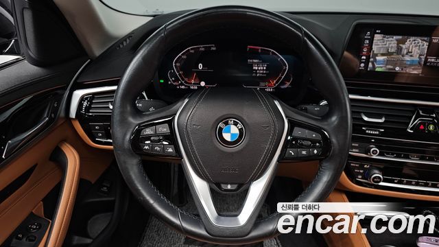 BMW 5-Series 520i Luxury