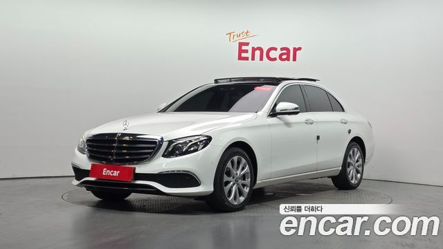 Mercedes-Benz E-Class E300 4MATIC Exclusive
