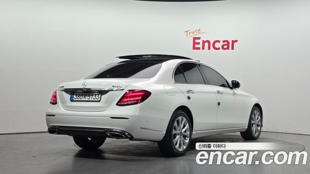 Mercedes-Benz E-Class E300 4MATIC Exclusive