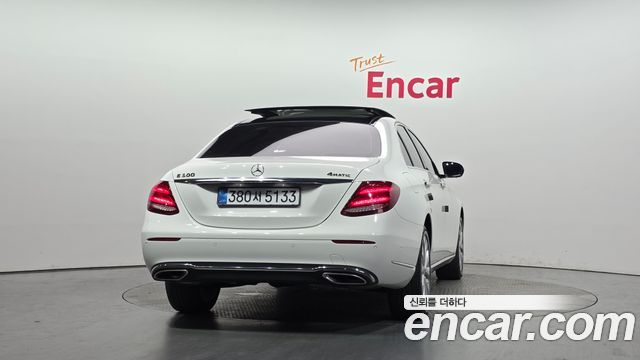 Mercedes-Benz E-Class E300 4MATIC Exclusive