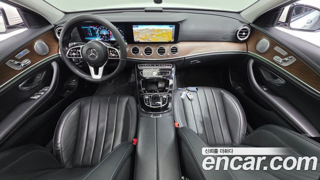 Mercedes-Benz E-Class E300 4MATIC Exclusive