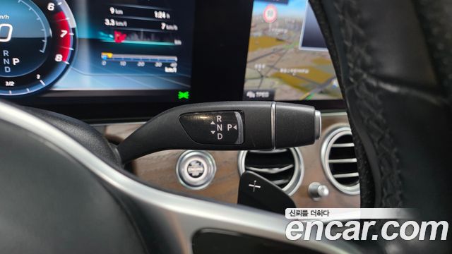 Mercedes-Benz E-Class E300 4MATIC Exclusive