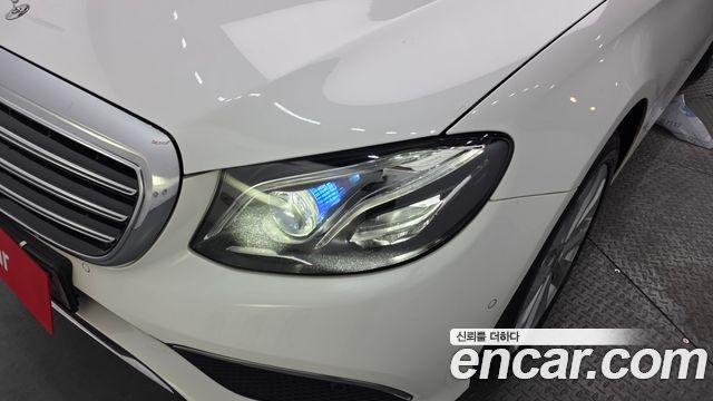 Mercedes-Benz E-Class E300 4MATIC Exclusive