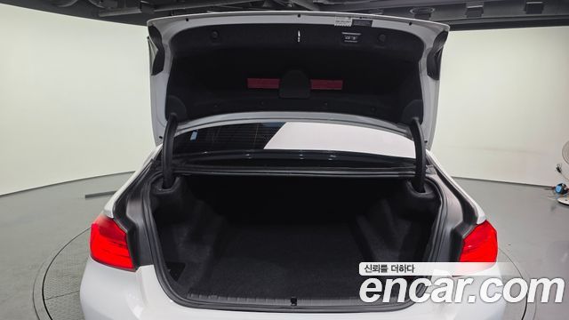 BMW 5-Series 520d Luxury Special Edition
