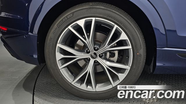 Audi Q8 55 TFSI Quattro Premium
