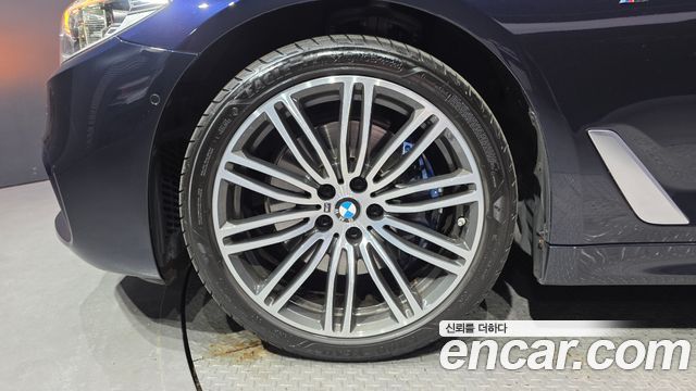 BMW 5-Series 530i xDrive M Sport Package Plus