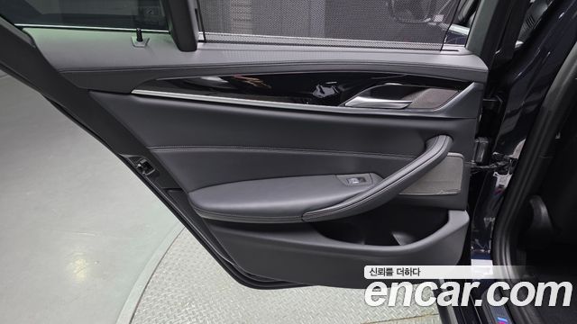 BMW 5-Series 530i xDrive M Sport Package Plus