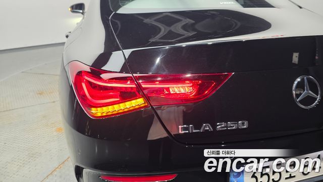 Mercedes-Benz CLA-Class CLA250 4MATIC