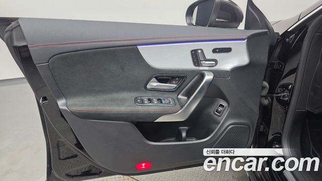 Mercedes-Benz CLA-Class CLA250 4MATIC