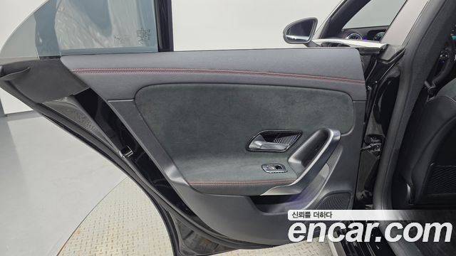 Mercedes-Benz CLA-Class CLA250 4MATIC