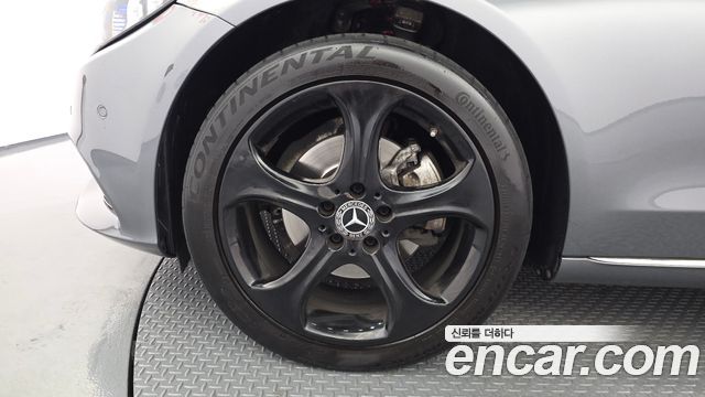 Mercedes-Benz C-Class C200 4MATIC Exclusive