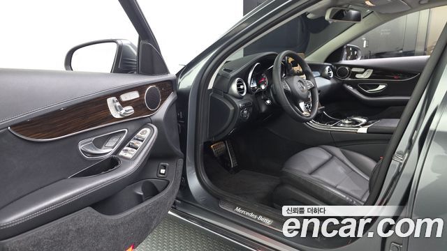 Mercedes-Benz C-Class C200 4MATIC Exclusive