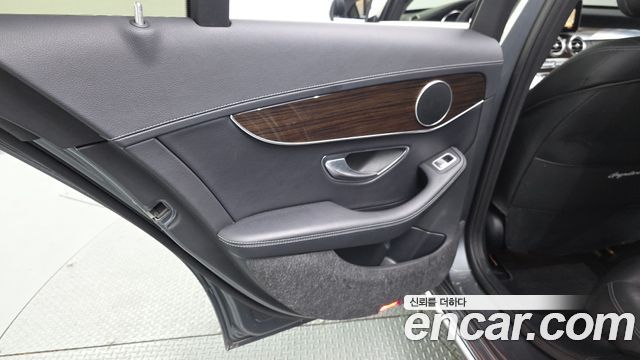 Mercedes-Benz C-Class C200 4MATIC Exclusive