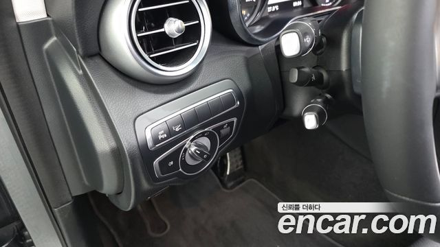 Mercedes-Benz C-Class C200 4MATIC Exclusive