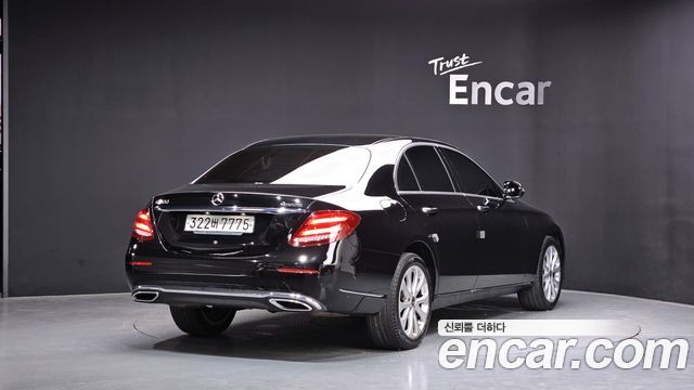 Mercedes-Benz E-Class E300 4MATIC Exclusive