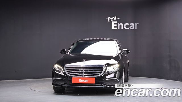 Mercedes-Benz E-Class E300 4MATIC Exclusive