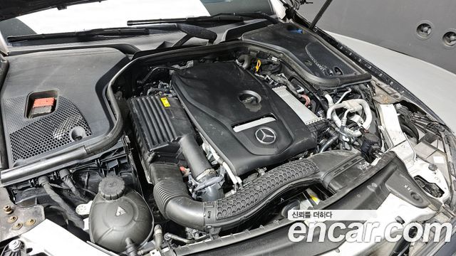 Mercedes-Benz E-Class E300 4MATIC Exclusive