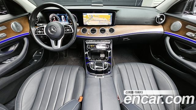 Mercedes-Benz E-Class E300 4MATIC Exclusive