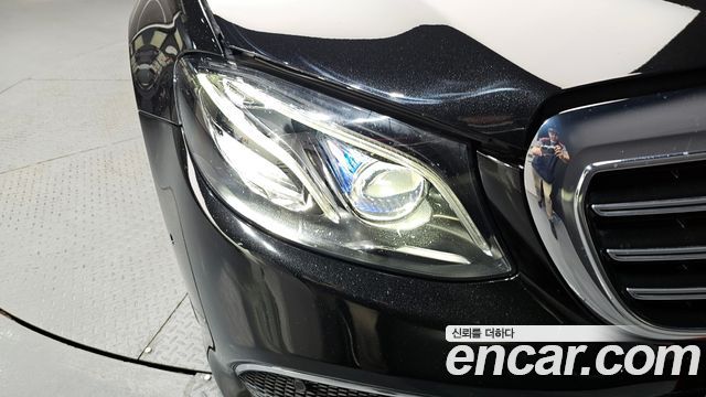 Mercedes-Benz E-Class E300 4MATIC Exclusive