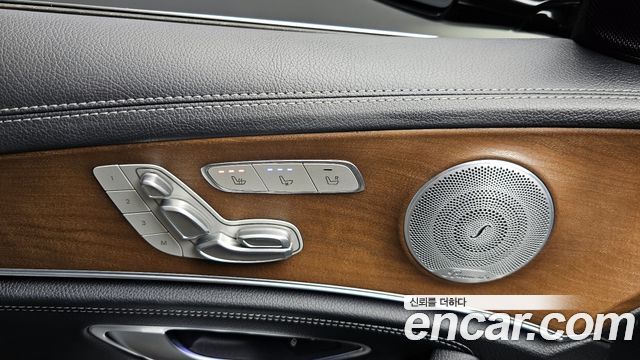 Mercedes-Benz E-Class E300 4MATIC Exclusive
