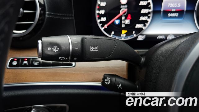 Mercedes-Benz E-Class E300 4MATIC Exclusive