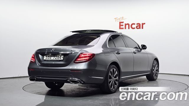 Mercedes-Benz E-Class E300 4MATIC Exclusive