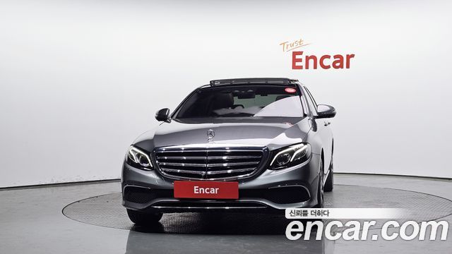 Mercedes-Benz E-Class E300 4MATIC Exclusive