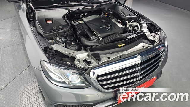 Mercedes-Benz E-Class E300 4MATIC Exclusive