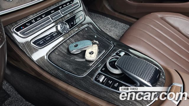 Mercedes-Benz E-Class E300 4MATIC Exclusive