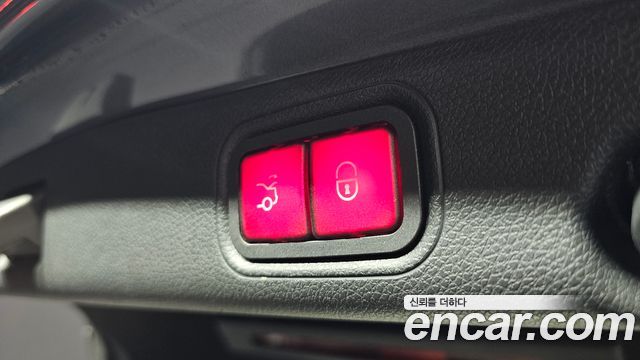 Mercedes-Benz E-Class E300 4MATIC Exclusive