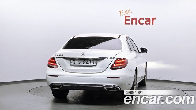 Mercedes-Benz E-Class E300 Exclusive