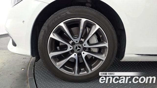 Mercedes-Benz E-Class E300 Exclusive