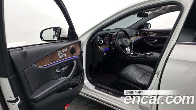 Mercedes-Benz E-Class E300 Exclusive