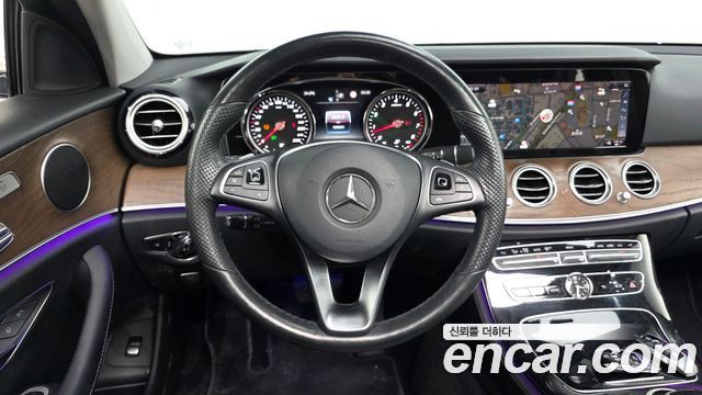 Mercedes-Benz E-Class E300 Exclusive