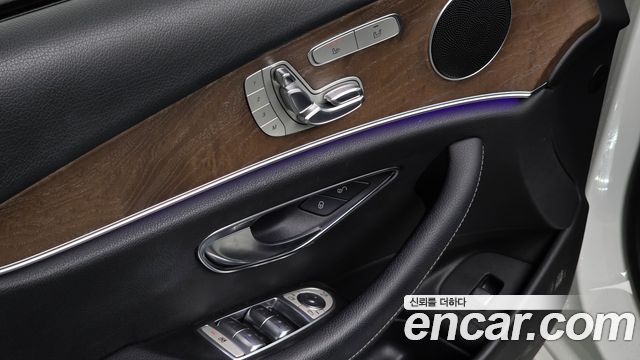 Mercedes-Benz E-Class E300 Exclusive