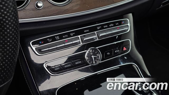 Mercedes-Benz E-Class E300 Exclusive