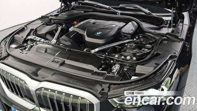 BMW 5-Series 530i xDrive M Sport
