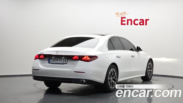 Mercedes-Benz E-Class E200 Avantgarde