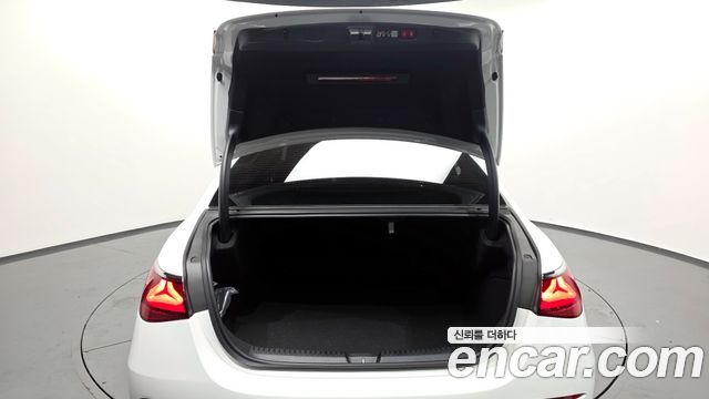 Mercedes-Benz E-Class E200 Avantgarde