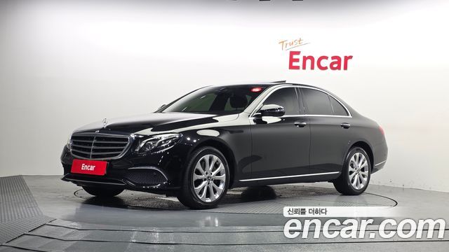 Mercedes-Benz E-Class E300 4MATIC Exclusive