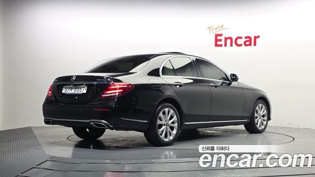Mercedes-Benz E-Class E300 4MATIC Exclusive