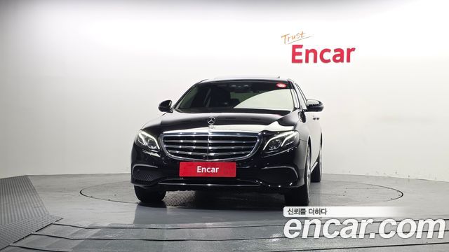 Mercedes-Benz E-Class E300 4MATIC Exclusive