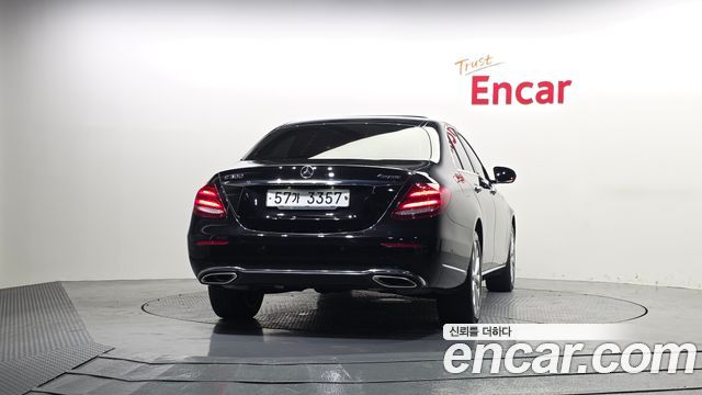 Mercedes-Benz E-Class E300 4MATIC Exclusive