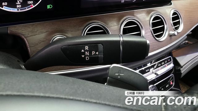 Mercedes-Benz E-Class E300 4MATIC Exclusive