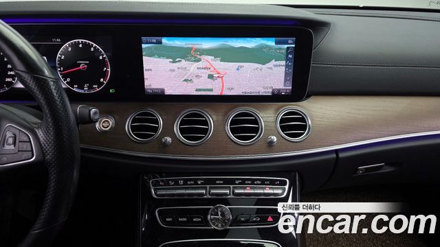 Mercedes-Benz E-Class E300 4MATIC Exclusive