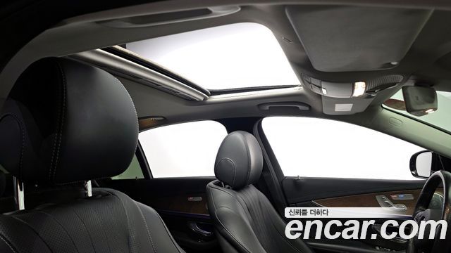 Mercedes-Benz E-Class E300 4MATIC Exclusive