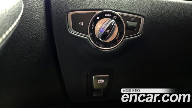 Mercedes-Benz E-Class E300 4MATIC Exclusive