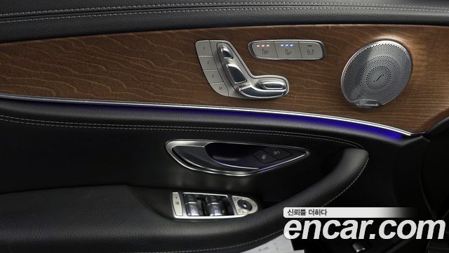 Mercedes-Benz E-Class E300 4MATIC Exclusive